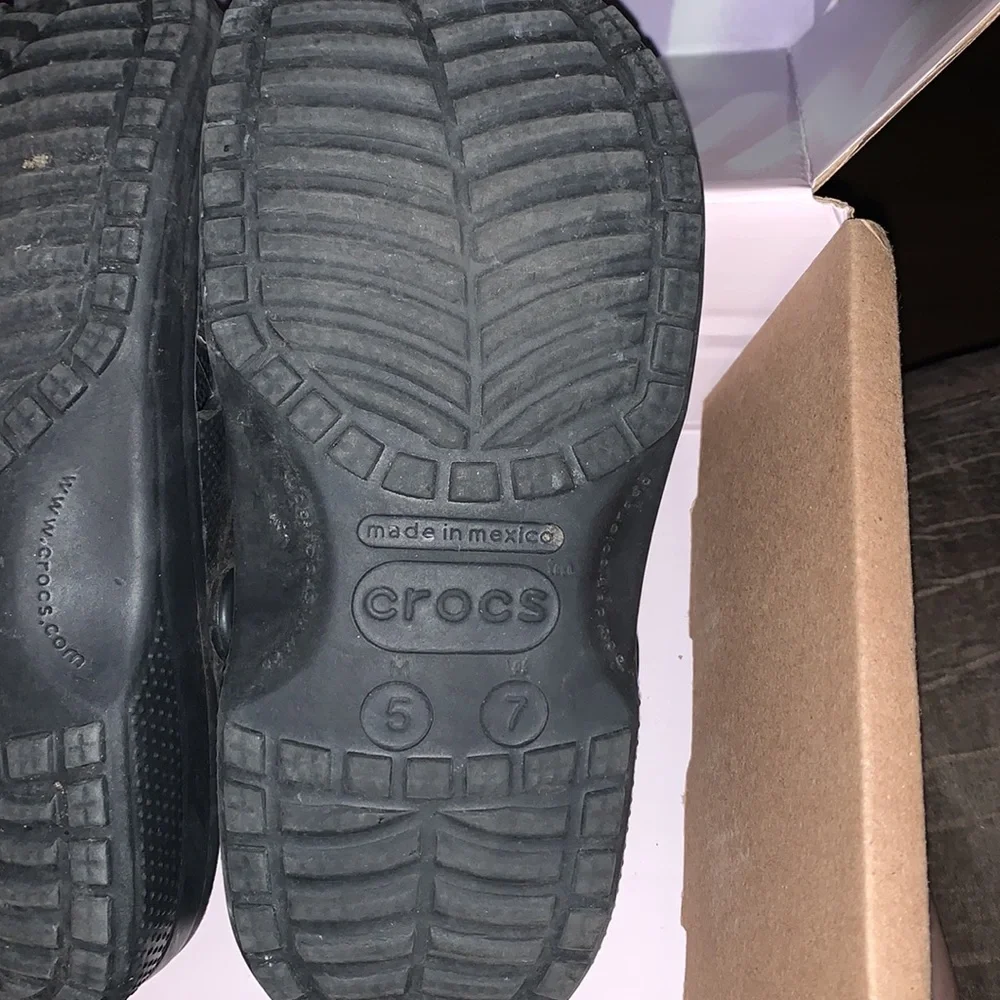 Crocs - Picture 2 of 2